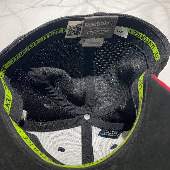 NHL Blackhawks Reebok Hat - Picture 3 of 3